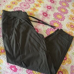Athleta Trekkie North Jogger Olive size 8 EUC